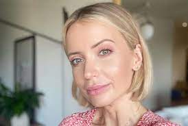 Anna dec, znana prezenterka tvn, podzieliła się w sieci bardzo smutną informacją. Znana Prezenterka Poronila Serce Przestalo Bic Kilkanascie Dni Wczesniej