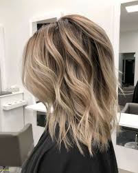 Damen kurz dunkelbraun wellig pony balayage. Dunkelblonde Haare Frisurenideen Haartrends Damen Darkblonde Haircolor Hair Frisuren Mit Pony Mittellang Einfache Frisuren Mittellang Frisuren Mit Pony