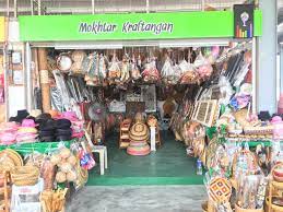 Located just at the junction of federal route and federal route , it is known for its many outlets selling pottery and other crafts. Arena Warna Iks Terbesar Ayer Hitam Posts Facebook