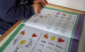 Tips supaya anak cepat membaca. 10 Tips Cara Mengajari Anak Membaca Yang Mudah Dan Efektif