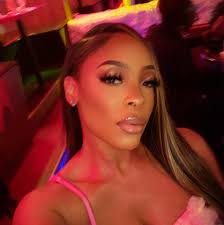 Kellee Green's Instagram, Twitter & Facebook