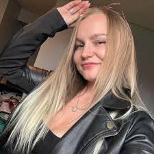 My favourite author is Shari lapena, i have read all that she has written  and looking for any alternative similar authors or recommendations