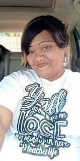 GoodnightEveryone from our first lady Mutinta Hichilema #Godblesseveryone  #niceoutfit #nicechitenge