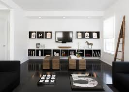 Misez sur le bois, sur le meuble du lavabo, par exemple, pour apporter un peu de chaleur à votre pièce. Salon Noir Et Blanc Et Salon Gris En 50 Photos Remarquables