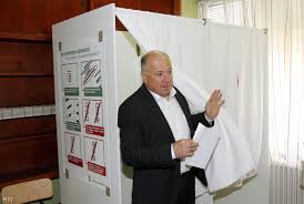 Restaurálják a szencen előkerült horthy miklós egykori szerelvényének étkezőkocsiját. Index Belfold Mi Minden Lehet A Miskolci Polgarmester Visszalepese Mogott