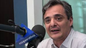 Audio] Juan Pablo Meneses y los detalles de su libro "Una vuelta al tercer  mundo"