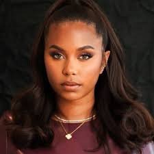 Cheyenne Davis (@cheynotshy) • Instagram photos and videos