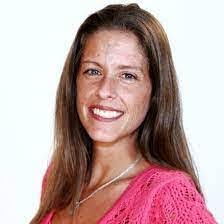 Lori Hossack's Instagram, Twitter & Facebook