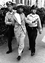 Biografia Imagen De Martin Luther King Detencion De Martin Luther King 1955 Fotos Historicas Historia Afroamericana Fotografia