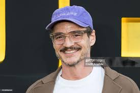 Pedro Pascal Glasses ID : r/sunglasses