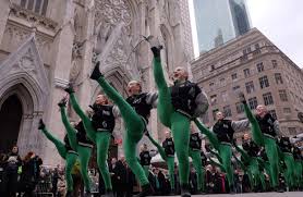 A global pandemic couldn't stop these irish families from celebrating st. Photos New York City S St Patrick S Day Parade Wsj