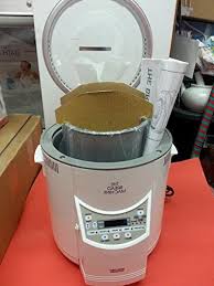 This bread maker was built to last. Welbilt The Original Bread Machine With Dome Glass