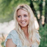 Amber Crosby's Instagram, Twitter & Facebook