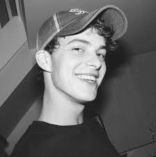 Happy death day horror a college student relives the day of her murder with both its unexceptional details and terrifying end until she discovers her killer's identity. Pin By Jossly Fo On Famous People Israel Broussard Beautiful Boys Actors