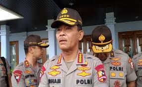 Komjen idham azis bersama ketua kpk agus rahardjo saat menampilkan sketsa wajah terduga penyiram air keras novel baswedan (antara foto/akbar. Kapolri Idham Azis Perintahkan Seluruh Anak Buahnya Tangkap Harun Masiku Merahputih