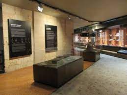 Allestimenti Musei Fiere Mostre 9 Museo Liquido Neon Europa Cagliari Sassari Olbia Insegne Luminose Arredamenti Bar E Negozi Cagliari Neon Allestimento Museo