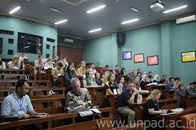 Masuk dan kuliah di jurusan akuntansi dan keuangan di universitas luar negeri, dapat memberikan pemahaman kepada mahasiswanya mengenai konsep dasar keuangan dan bisnis dengan detail. Tingkatkan Wawasan Bisnis Dan Budaya Mahasiswa Feb Unpad Dan La Trobe University Australia Gelar International Spring Program 2017 Universitas Padjadjaran