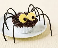 Recette Cupcake Halloween Decoration Araignee Pour Un Buffet Dessert Absolument Terrifiant Bonne Degust Recette Cupcake Cupcakes Araignee Gateau D Halloween
