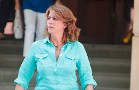 Tots dos són habitual diana de l'extrema dreta i ara un mitjà ultra, libertad digital, els assenyala compartint avió tornant de roma diumenge al vespre. La Fiscal Dolores Delgado Sera La Ministra De Justicia En El Gobierno De Pedro Sanchez Valencia Plaza