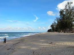 Batu burok beach 2.4 km. Pantai Batu Buruk Di Terengganu Tempat Menarik Yang Berbaloi Untuk Di Singgahi Tempat Menarik