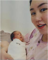 Mỹ nhân Hàn than ngứa ngáy sau sinh, nhìn bụng rổ mỡ mới giật mình