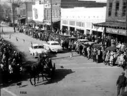 I wish there was a book of all the forgotten passages! I would love to have  one and read all about my hometown and the people in it and have all the