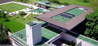 A peek inside neymar's luxury house that he bought earlier in 2016 for $9m in rio de janeiro, brazil. Neymar To Recover From Foot Surgery At 6m Brazil Mansion Daily Mail Online
