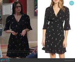 Alex S Black Floral Dress On Modern Family Floral Dress Black Contemporary Clothes Autumn Clothes