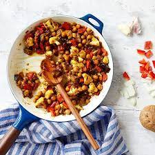 Enjoy A Tasty And Delicious Meal With Your Loved Ones Learn How To Make Vegetable Chickpea Curry See The Smartp Curry Recipes Chickpea Curry Healthy Recipes
