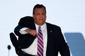 Chris christie weighs 265 lbs (120 kg). 12 Pictures That Show How Much Weight Chris Christie Has Lost This Year