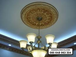 Selain membeli material hal yang diperlukan selanjutnya adalah tenaga pasang plafon. Jasa Pasang Plafon Gypsum Solo Jasa Solo Raya
