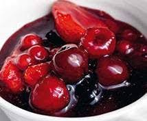 Berliner Rote Grutze Mit Dampfnudeln Und Vanillesosse Rezept Dampfnudeln Rote Grutze Grutze