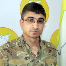 Dani Ellis (@lapinesque)