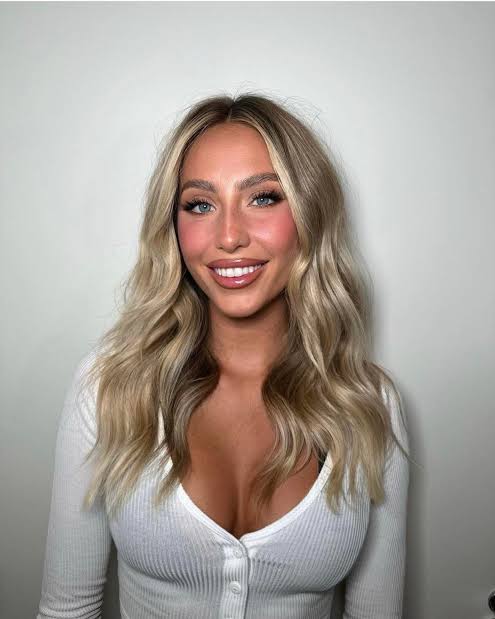 Rate Alix Earle : r/VindictaRateCelebs