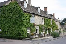 Cotswold motor inn is located at 389 boundary street, 3.5 miles from the center of toowoomba. 12 Of The Best Pubs With Rooms In The Cotswolds Uk The Hotel Guru
