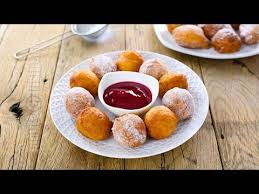 Omogenizam bine toate ingredientele si putem adauga coaja rasa de lamaie. Gogosi Cu Lingura Gogosi Cu Iaurt Reteta Video Jamilacuisine