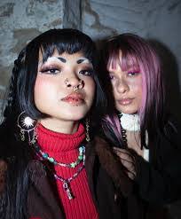 Annie Mcnally's Instagram, Twitter & Facebook