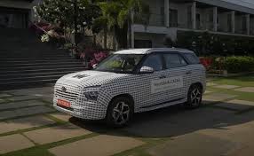 Just yesterday, hyundai alcazar's bookings in india started, might we add, officially this time. 2021 Hyundai Alcazar 7 Seater Suv Showcased In A Unique Castle Themed Camouflage Ahead Of Global
