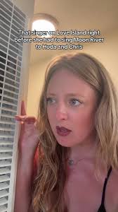 Girl Singing in Love Island Huda and Chris Dare