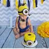 Madaling paraan para gawin ang minion cake design! 1