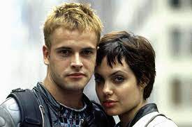 Jonny lee miller at the build series presents the cast of t2: Angelina Jolie Besucht Ihren Ex Mann Jonny Lee Miller Gala De