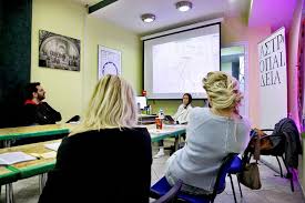 Σενάρια για την επέκταση των τεστ και για τους εμβολιασμένους. Sta 8rania Dipla Stoys Ypopshfioys Astrologoys E Thessalia Gr