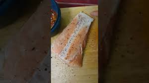 Easy, healthy greek salmon salad. Resepi Kerabu Ikan Salmon Youtube