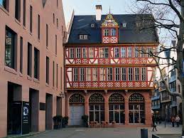 new frankfurt old town skyline atlas