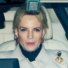 The following christmas would end up being the bellwether for where diana and charles' relationship was headed. Princess Michael Of Kent Wears Brooch To Meghan Markle Lunch
