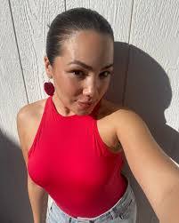 Amanda Straus's Instagram, Twitter & Facebook