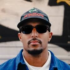 Raymond Williams (@_raymondw)