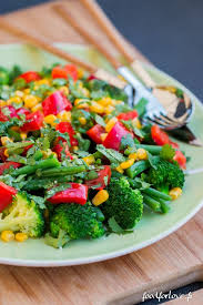 Salade De Brocoli Mais Haricots Verts Et Poivron Rouge A La Coriandre Food For Love Salade Brocoli Salade Haricot Haricots Verts