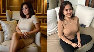 Ini 10 fakta tante pemersatu bangsa tersebut. 11 Foto Dan Fakta Tante Ernie Pemersatu Bangsa Yang Viral Cantik Dan Hot Banget