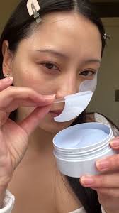 make yourself a priority💙 take 10 min after work or school to just  chilll💦using Chill Sesh hydrating eye masks✨, -, 📸:mandylikes